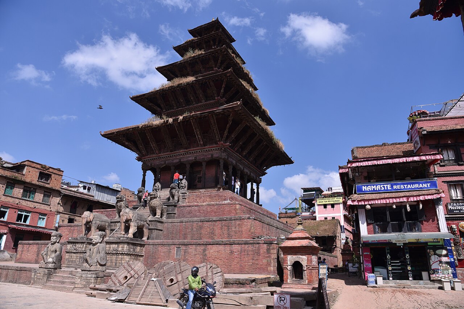 The five-tiered Nyatapola Temple on its stepped plinth in Taumadhi Square, Bhaktapur
